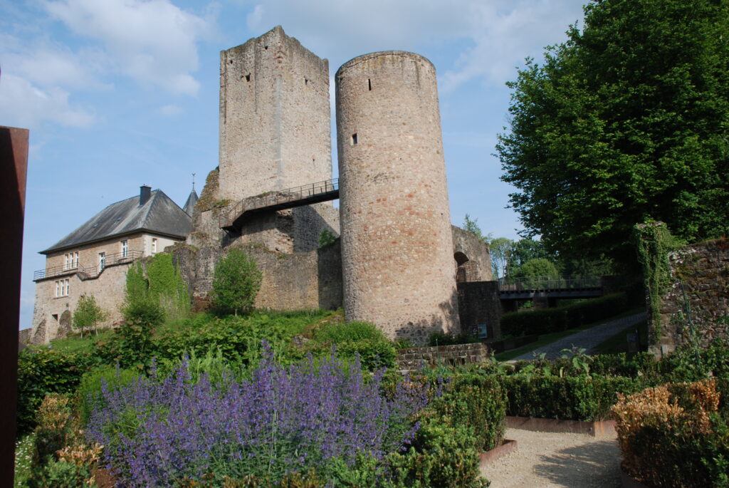 Château d'Useldange, à proximité de Fiduciaire Tax & Audit, Luxembourg